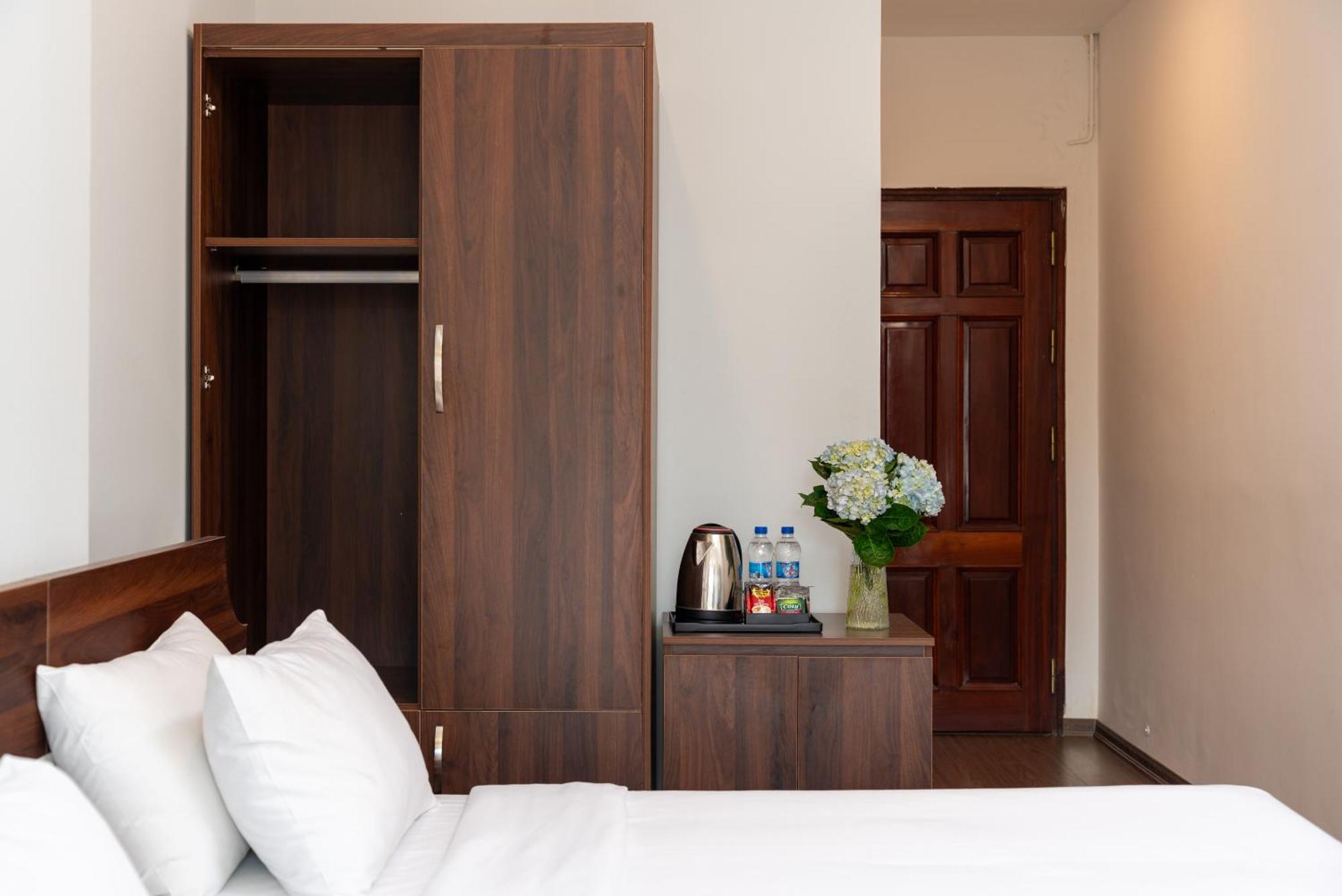 Astoria Hanoi Hotel & Travel Buitenkant foto
